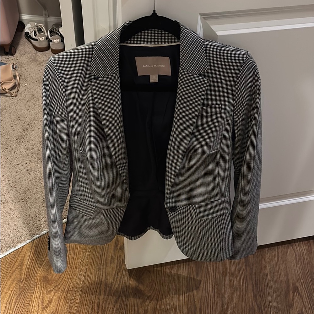 Banana Republic Women's Black & White Houndstooth Blazer